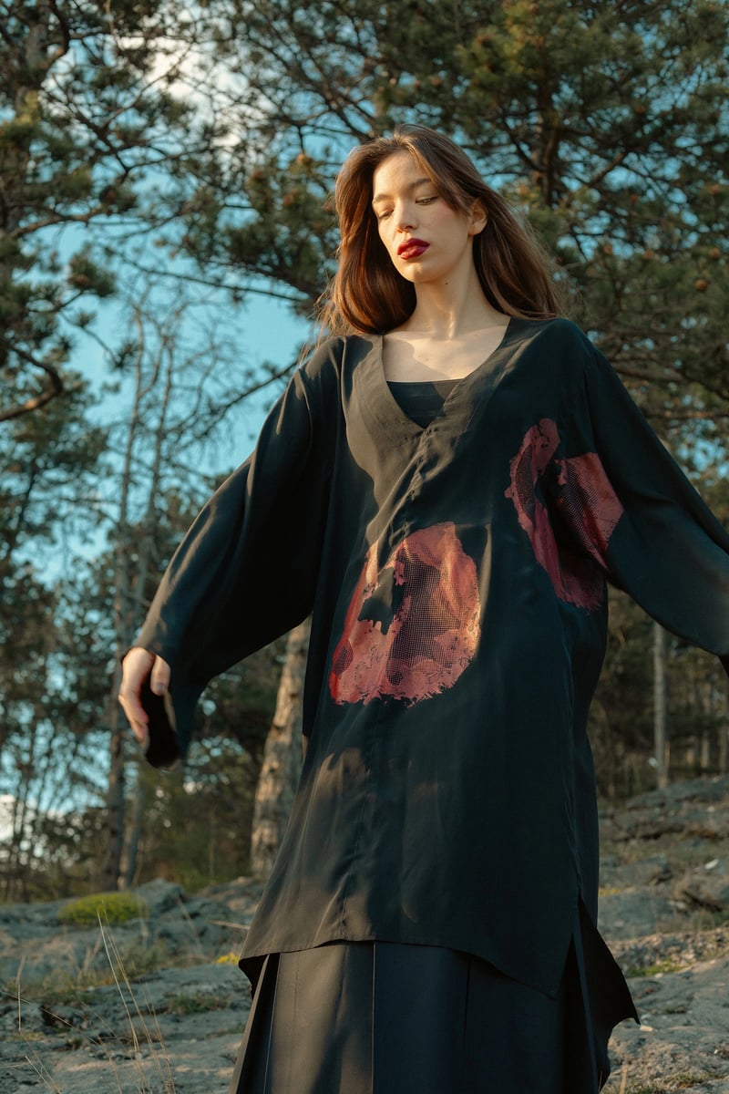 Silk dress in black with flower prints