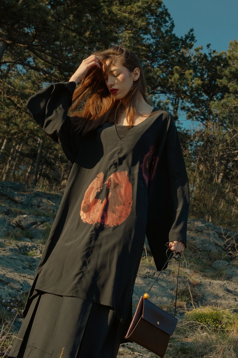 Silk dress in black with flower prints